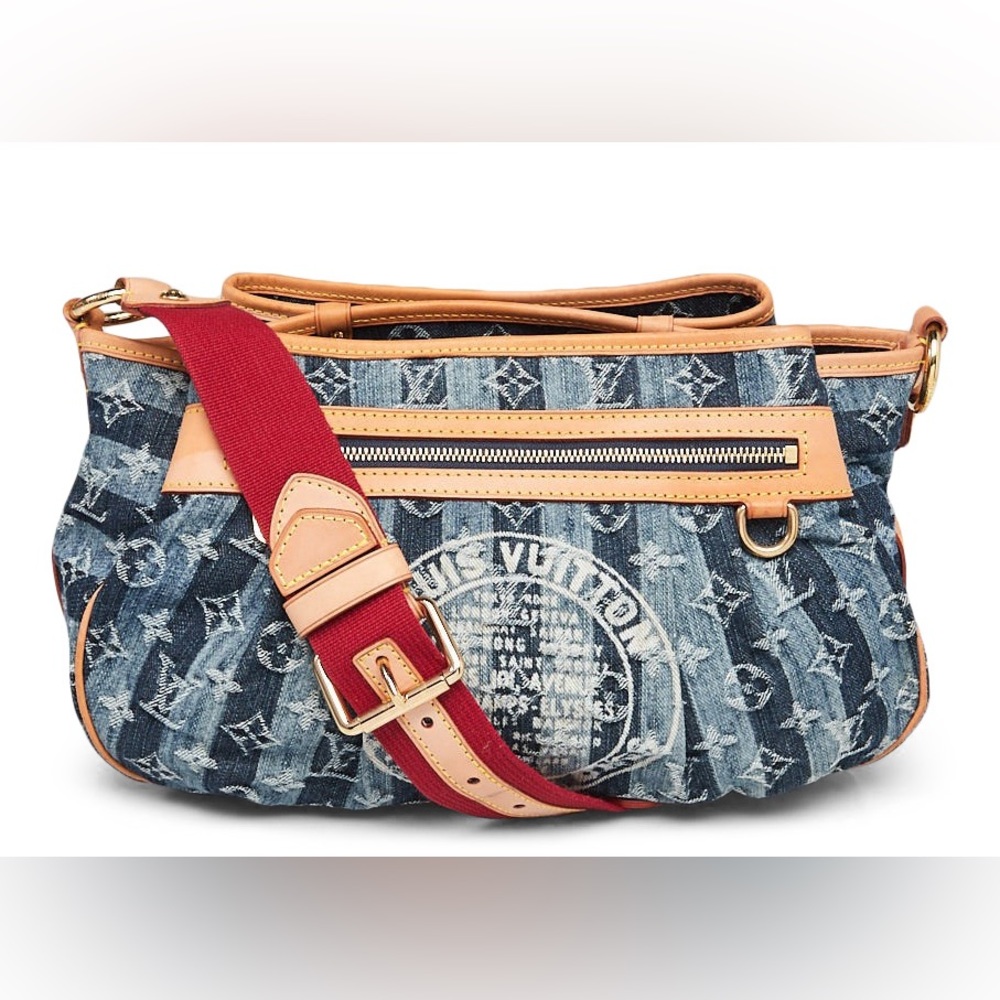 Authentic Louis Vuitton shoulder/ cross body bag
